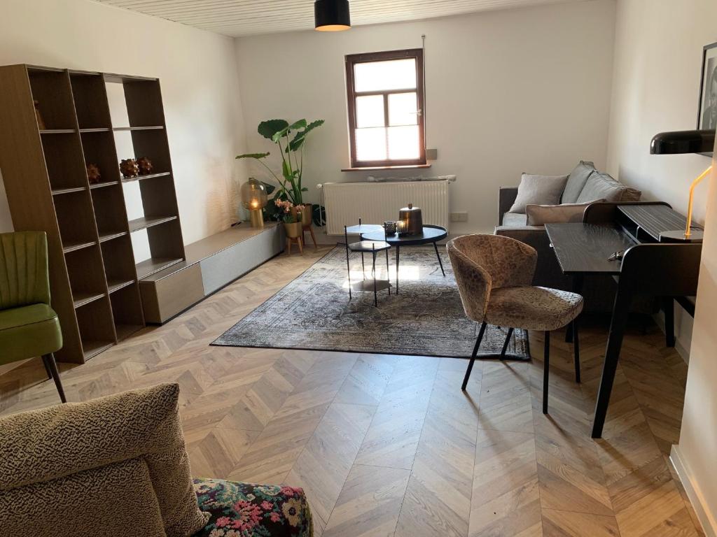 Appartement Nibelungen 3 Zimmer Apartment Burgstraße 27 Dachgeschoss 64678 Lindenfels
