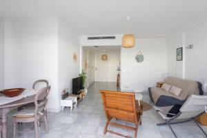 Nice 1br with terrace in front of the sea 1 min to Nice beach - Welkeys