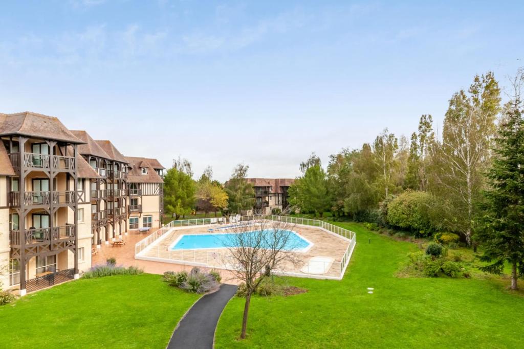 Nice 2-br in a luxury residence with swimming-pool in Deauville - Welkeys 9 rue des Aunes, 14800 Deauville