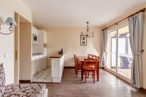 Nice 2-br in a luxury residence with swimming-pool in Deauville - Welkeys