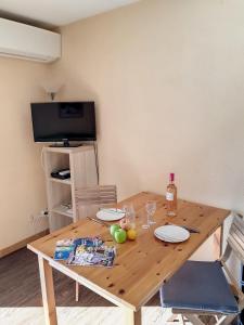 Nice 28m ideal for a golf stay!