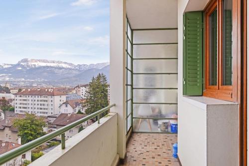 Nice 2br w balcony and splendid view on the mountains in Annecy - Welkeys
