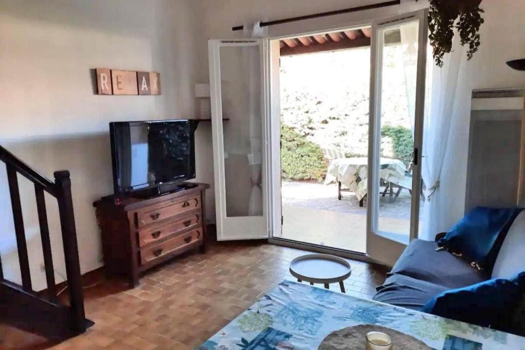 Appartement Nice 35m With Garden And Wifi Near The Beach 13 bis Boulevard de la Plage 83270 Saint-Cyr-sur-Mer