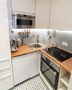 Nice 38m near the Canal Saint-Martin