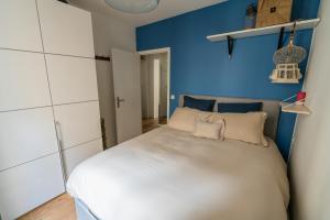 Nice 38m near the Canal Saint-Martin