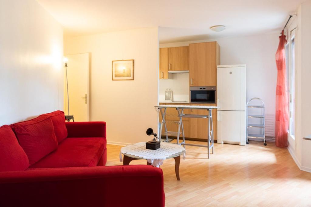 Appartement Nice 40m with balcony near Paris 11 Avenue Faidherbe 93310 Le Pré-Saint-Gervais