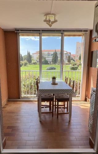 Nice 40m with loggia and beautiful sea view