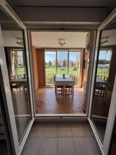 Nice 40m with loggia and beautiful sea view