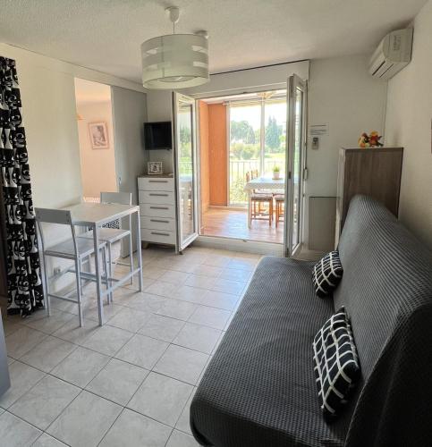 Nice 40m with loggia and beautiful sea view