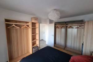 Nice 40m With Wifi Balcon Near The City