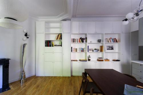 Nice 43m with balcony in the heart of Paris