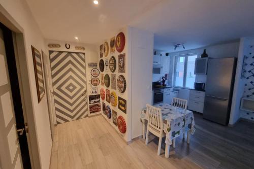 Nice 43m with garden near the Old Port