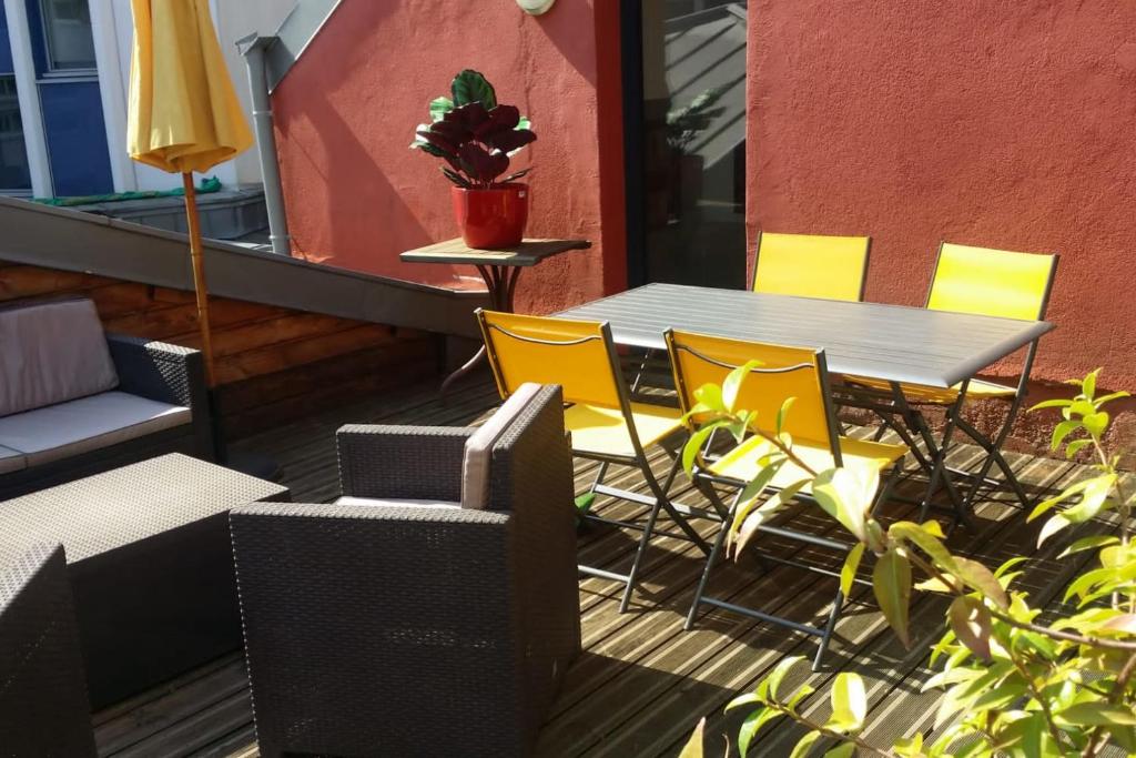 Nice 54m With Terrace In The Heart Of Nantes 8 Rue Mercœur, 44000 Nantes