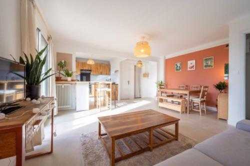 Nice 58m near the beach Historical center
