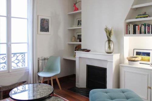 Nice 58m of classic style near Montmartre
