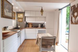 Nice 70m with garden near the Palais Gallien