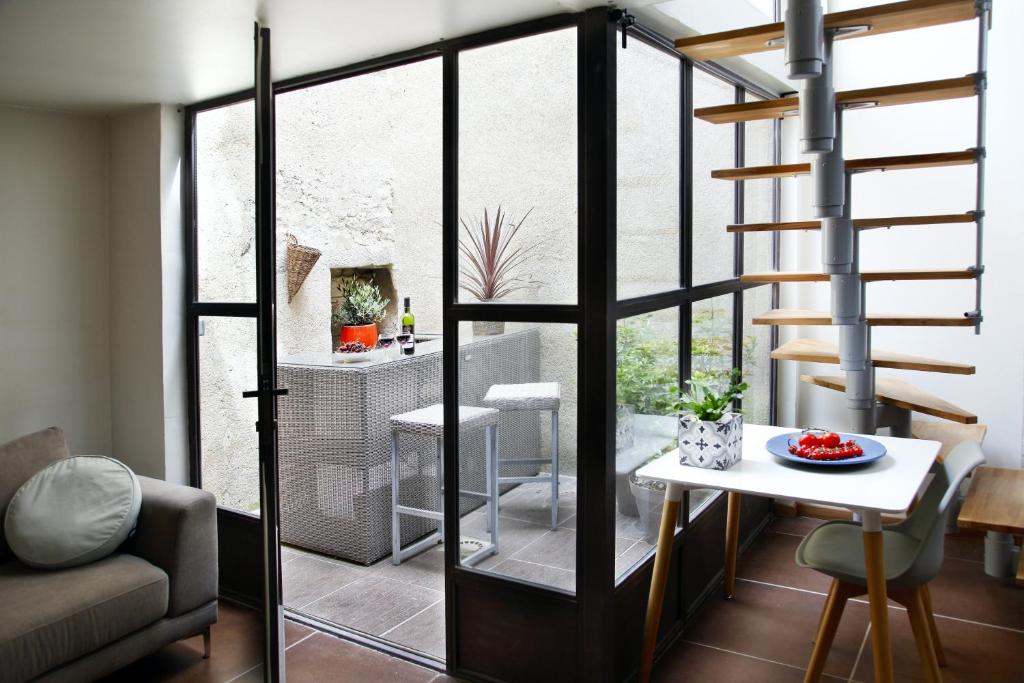 Nice 70m with garden near the Palais Gallien