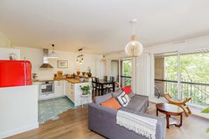 Nice 72 m comfortable and decorated with balcony