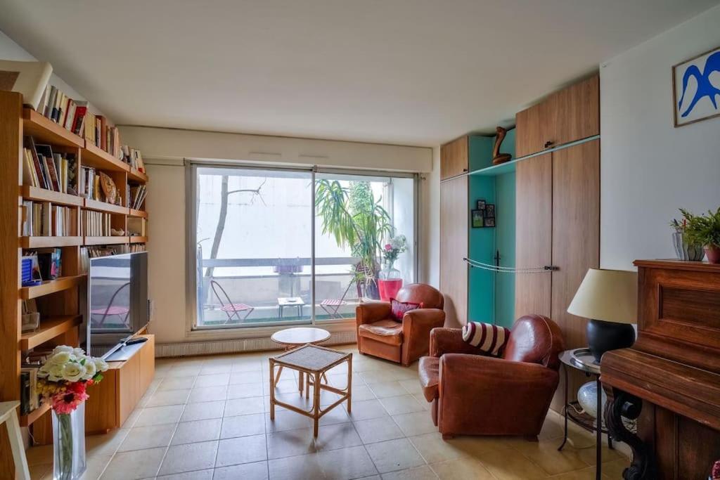 Nice and bright 3 bedroom flat 21 Rue Curial, 75019 Paris