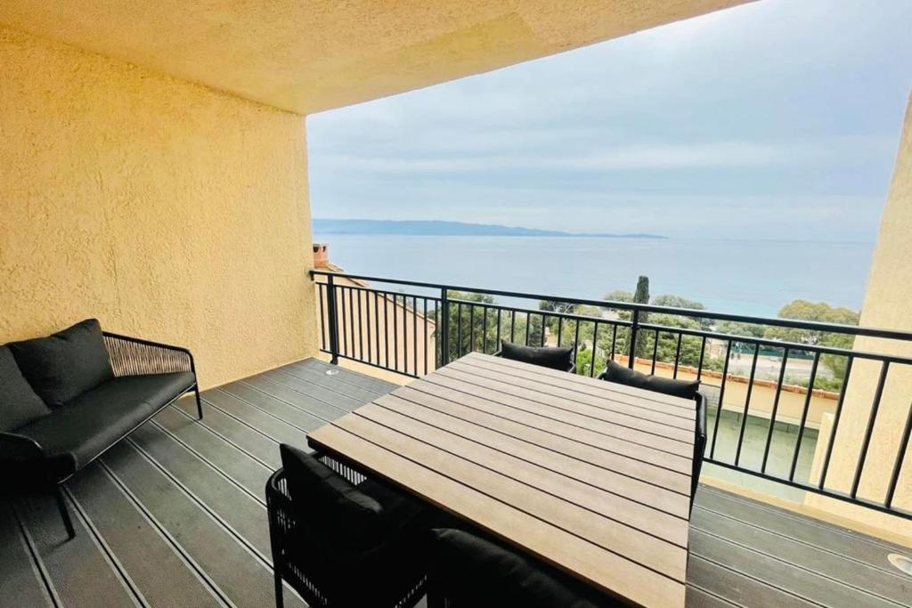 Appartement Nice and bright 60 m with TERRACE-VIEW on the SEA Résidence Santa Lina - Route des Sanguinaires 20000 Ajaccio