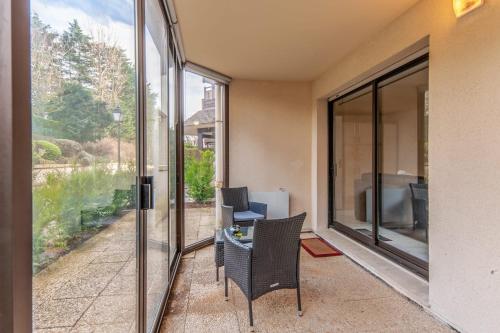 Nice and calm flat with veranda 400m to the beach in Tourgéville - Welkeys