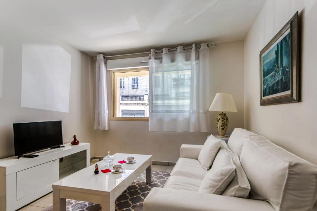 Appartement Nice and comfortable 1 bedroom apartment in Cannes - Welkeys 8 Rue Montaigne 06400 Cannes