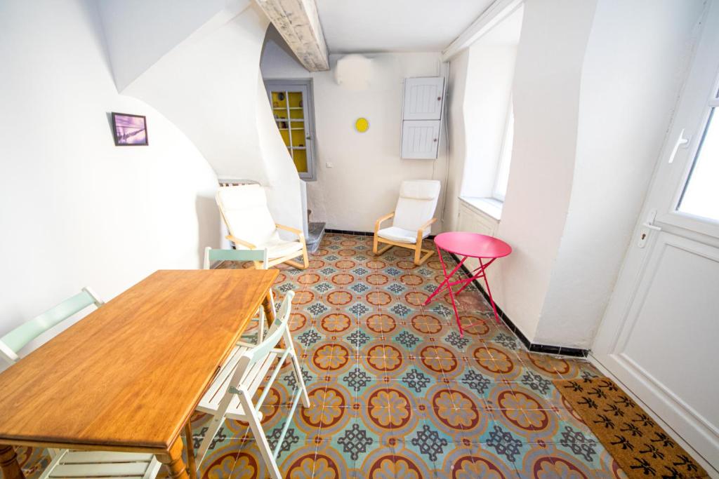 Nice and design flat at the doors of Panier in Marseille - Welkeys