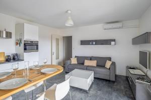 Appartement Nice and modern flat with balcony and parking in Bordeaux - Welkeys 261 rue Mandron 33300 Bordeaux Aquitaine