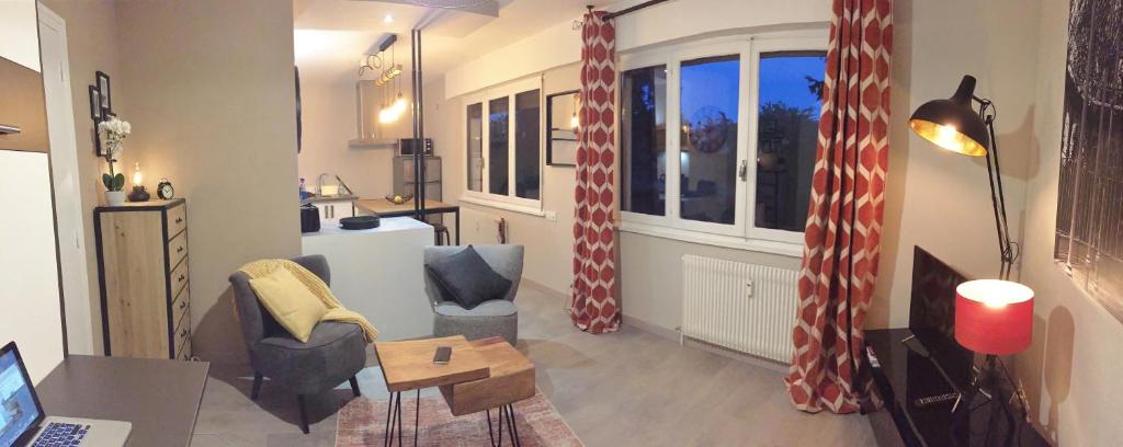 Nice and quiet studio at the beach, with parking