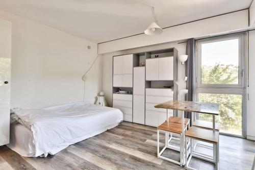 Nice and quiet studio at the beach, with parking