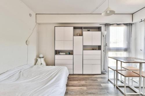 Nice and quiet studio at the beach, with parking