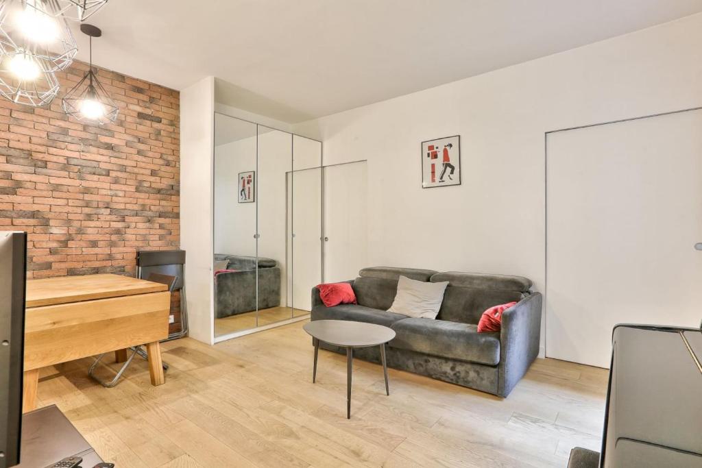 Nice apartment for 3 - Montmartre Paris 18E 108 Boulevard de Clichy, 75018 Paris