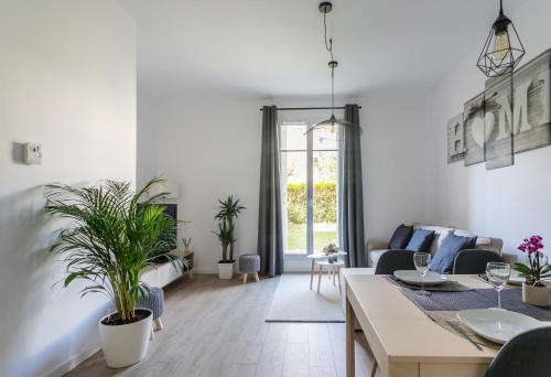 Nice Apartment Garden - 5 min DISNEYLAND Paris - Val d'Europe Center