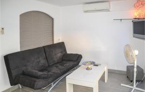 Nice apartment in AGDE with 1 Bedrooms, Outdoor swimming pool and WiFi