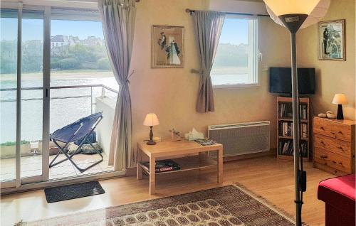 Nice apartment in Audierne with 2 Bedrooms and WiFi