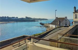 Nice apartment in Audierne with 2 Bedrooms and WiFi