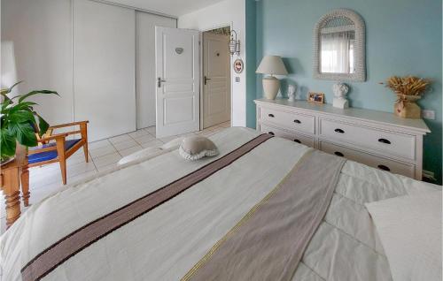 Nice apartment in Balaruc-les-Bains with 1 Bedrooms and WiFi