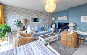 Nice apartment in Balaruc-les-Bains with 1 Bedrooms and WiFi