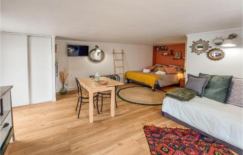 Nice apartment in Balaruc les Bains with WiFi