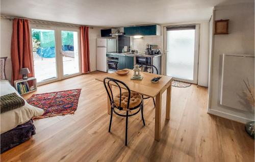 Nice apartment in Balaruc les Bains with WiFi