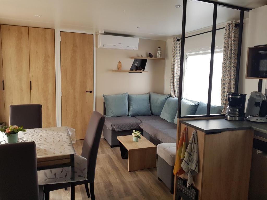 Nice apartment in Bergerac with WiFi and 2 Bedrooms