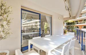 Nice apartment in Cannes with 2 Bedrooms and WiFi