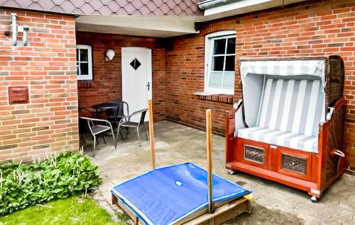 Nice apartment in Emmelsbll-Horsbll with WiFi