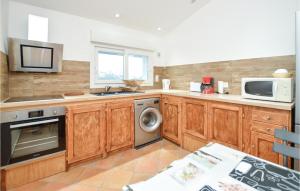 Nice apartment in Ghisonaccia with WiFi and 2 Bedrooms