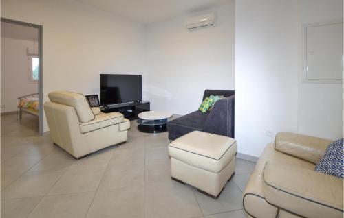 Nice apartment in Ghisonaccia with WiFi and 2 Bedrooms