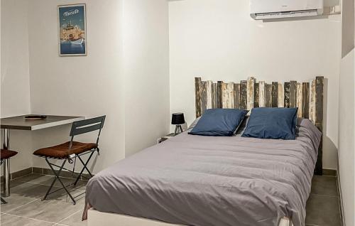 Nice apartment in Ginasservis with Outdoor swimming pool and WiFi