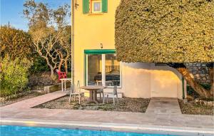 Nice apartment in Ginasservis with Outdoor swimming pool and WiFi