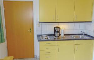 Nice apartment in Insel Poel-Gollwitz with 2 Bedrooms