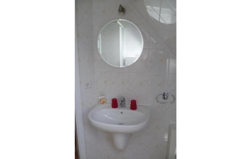 Nice apartment in Insel Poel OT Gollwitz with 1 Bedrooms