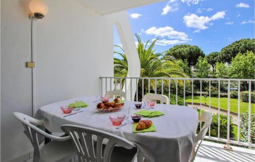 Nice apartment in La Grande Motte with 2 Bedrooms and Outdoor swimming pool